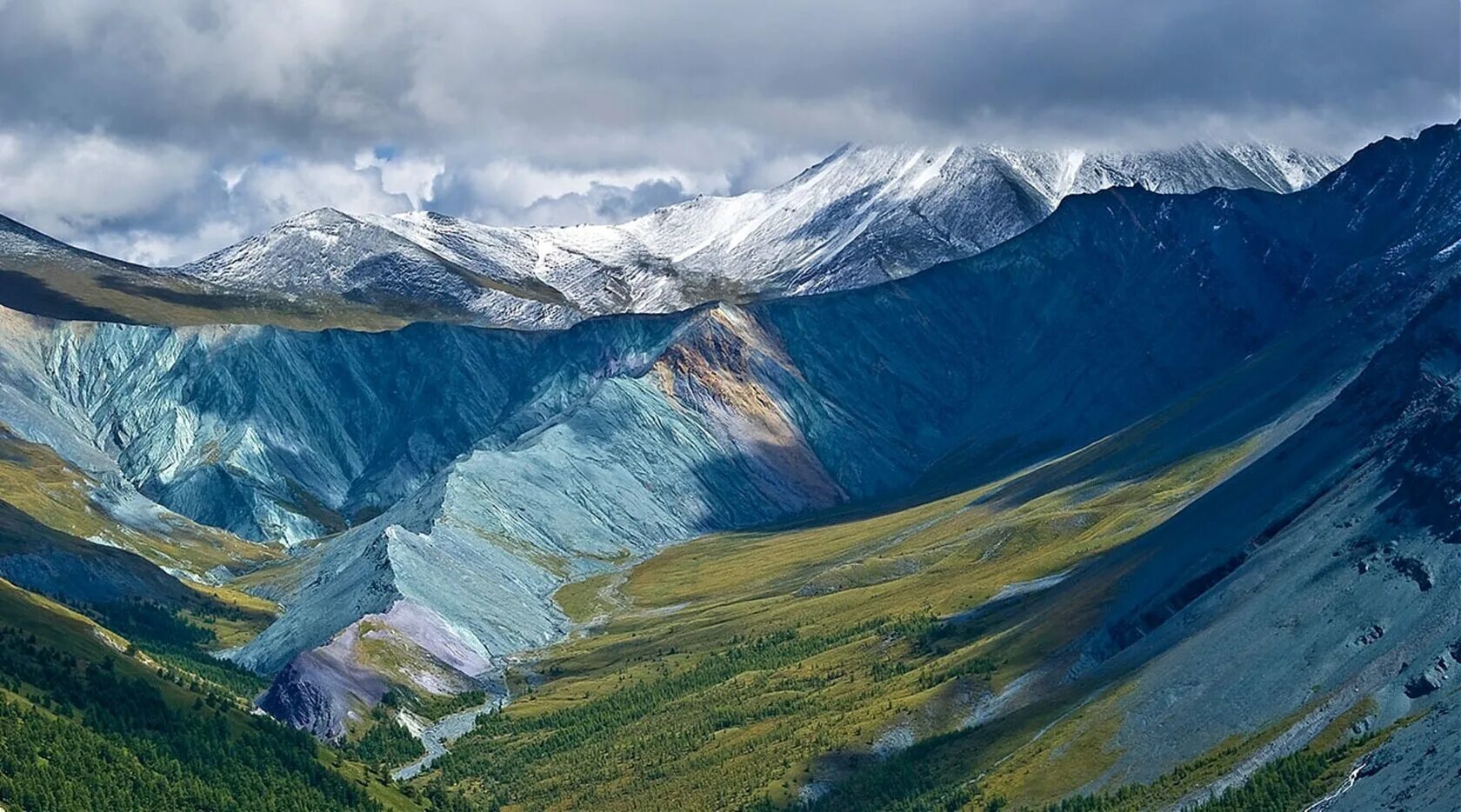 Горы Алтая,Долина Ярлу. Белуха горный Алтай. Гора Белуха Сибирь.