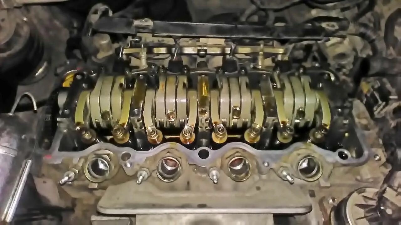 Стук холодного дизеля. Двигатель r18a2 стучат клапана. стук клапанов на холодном двигателе. на холодную стучит двигатель. стук двигателя при холодном запуске.