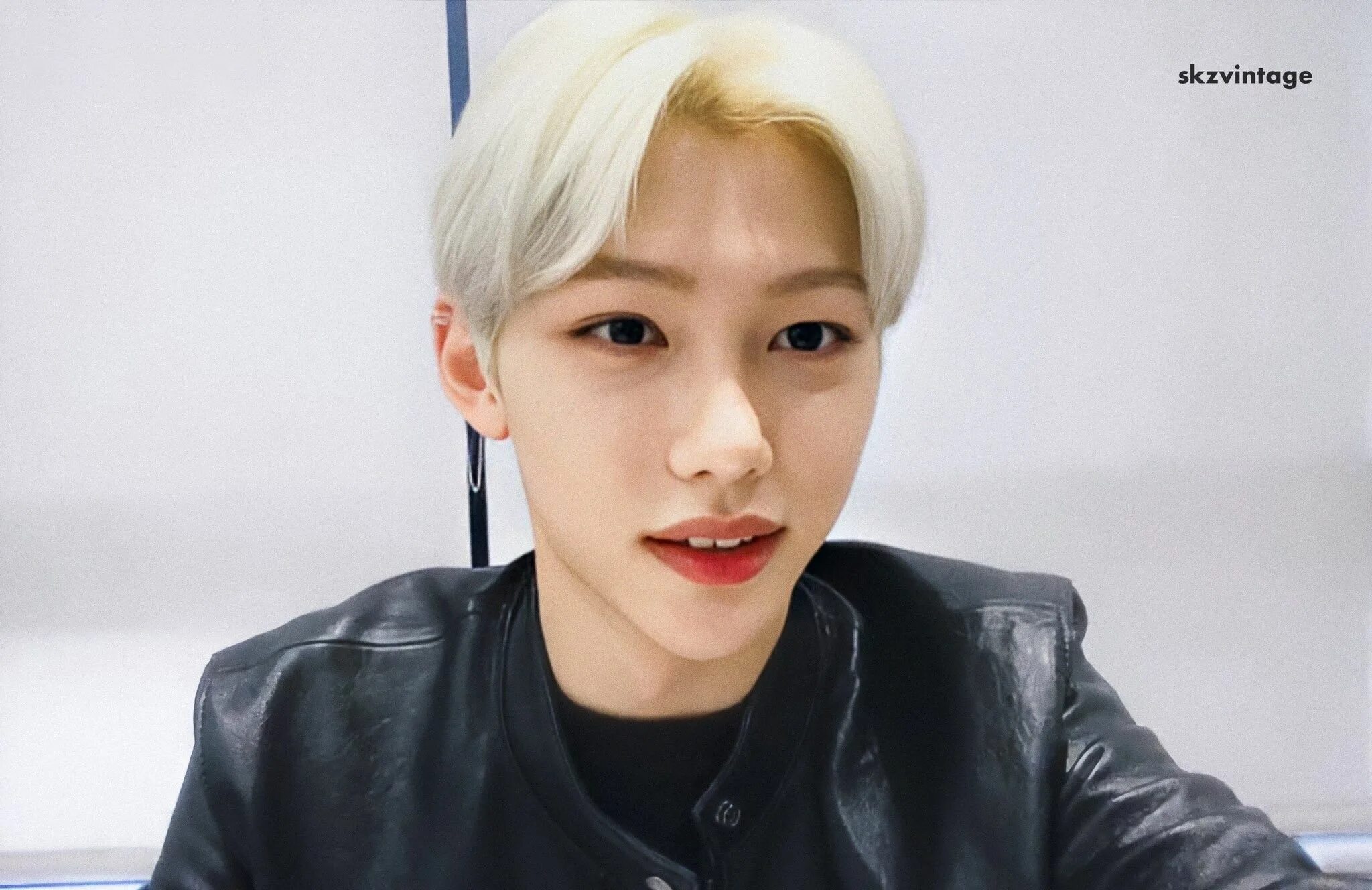 Лицо ли феликса. Stray kids феликса. lee felix vlive.