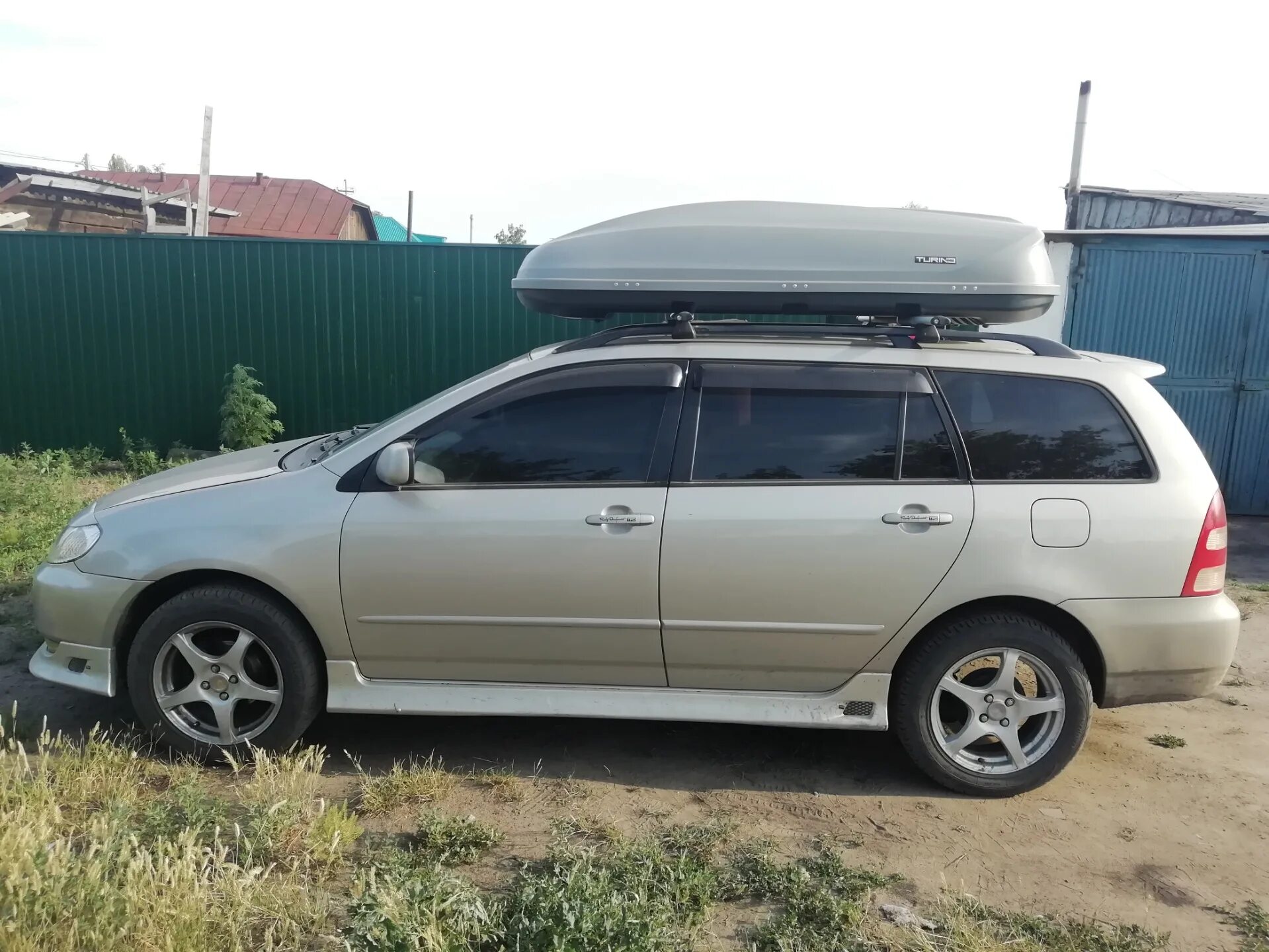 Филдер 2000 года. Toyota Королла Филдер 2000 года. Тойота Филдер до 2000. Toyota Corolla Fielder.2002 багажник на крышу. Автобокс на Toyota Corolla e120.