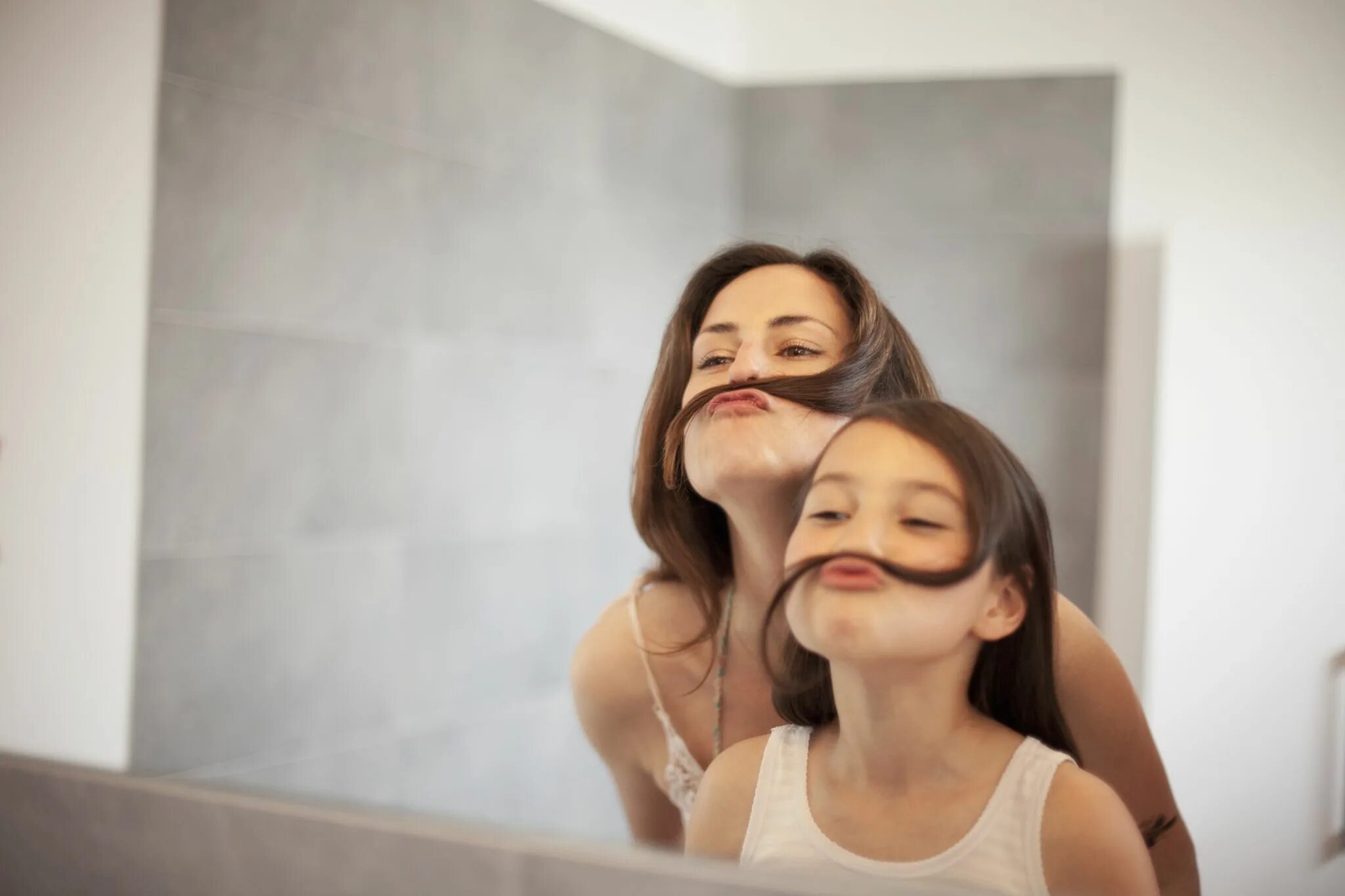 Daughter bath. Мама смеется. Эмоции передаются по наследству. Узнай маму по голосу. Portrait daughter.