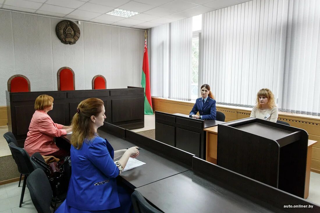 Сайт тосненского городского суда ленинградской области. Нерюнгринский городской суд. Приёмная в суде. Нерюнгринский городской суд судьи. Судья Ткачев Нерюнгринский городской суд.