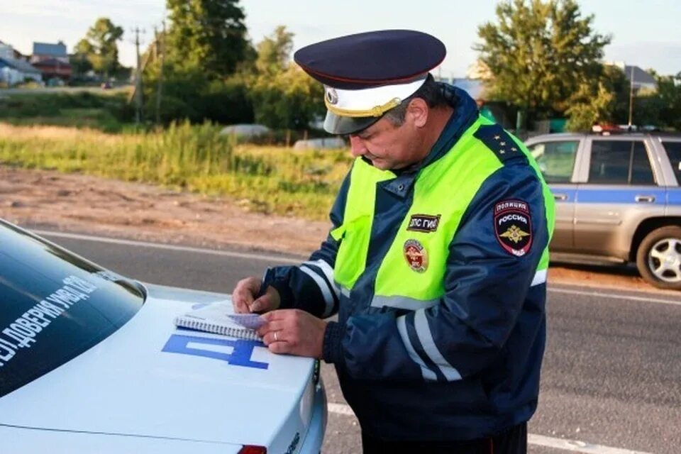 ГИБДД. Гаишник. ДПС Калуга. Инспектора ГИБДД Калуга. Телефон гибдд калуга