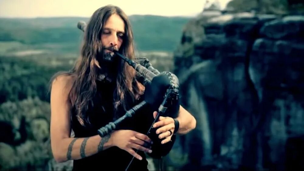 Тату на руке для девушек феликс. Eluveitie вокалистка новая. Eluveitie фабьенн эрни. Eluveitie the call of the mountains. Группа eluveitie.