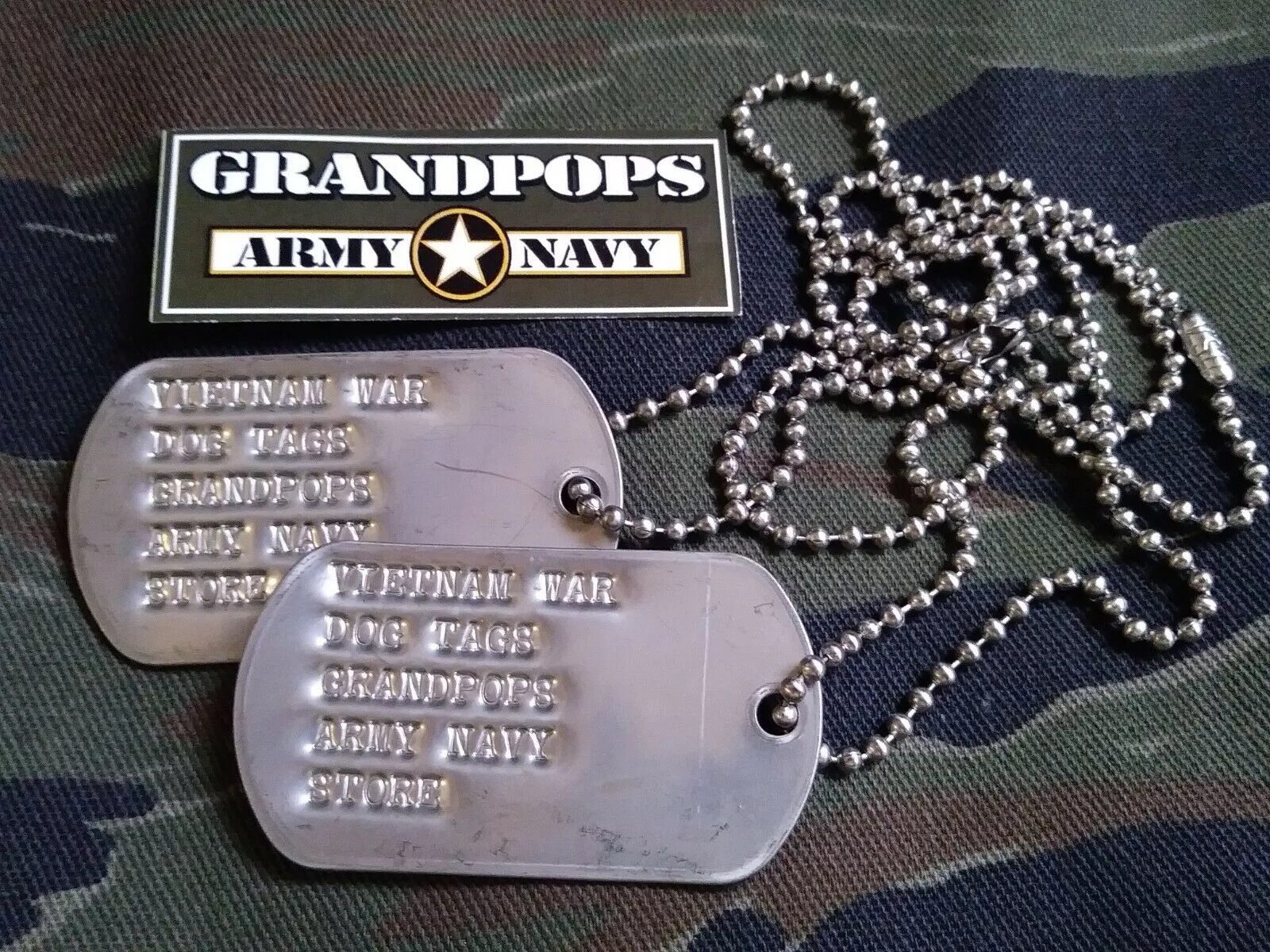 Жетон военнослужащего кабинета. Жетоны Dog tag Вьетнам. Жетоны армии США Вьетнам. Жетон солдата армии США. Армейские жетоны США Вьетнам.
