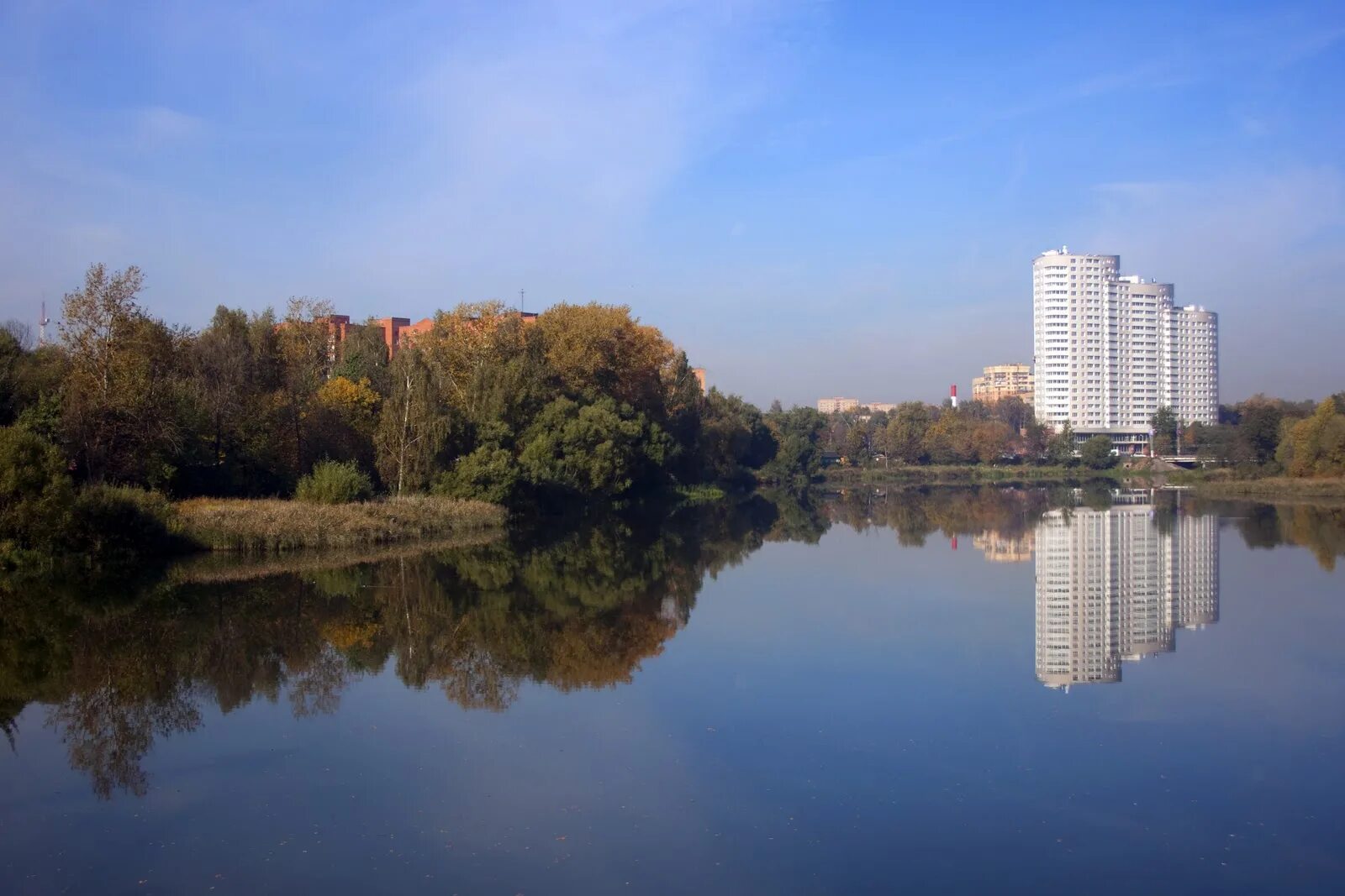 Г пушкин московская. Город пушкин московская область. пушкино (город в московской обл.). город пушкино набережная. город пушкино серебрянка набережная.