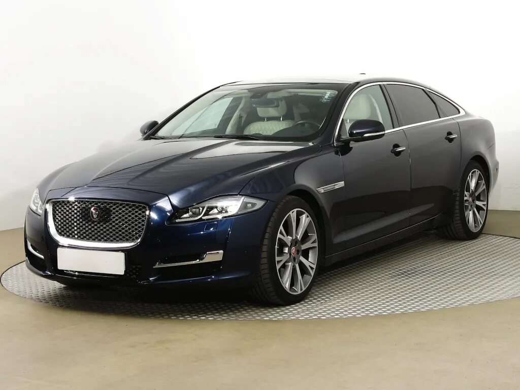 0 diesel трапеция. Ягуар xj 3. Ягуар xj 3 long машина. Ягуар xj 3. Ягуар xj 3.
