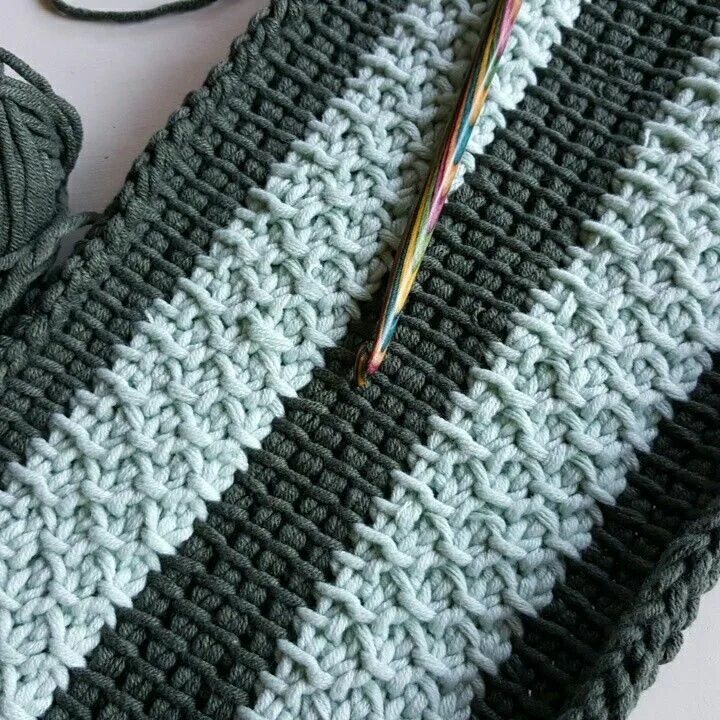 Тунисская техника крючком. Тунисское вязание крючком. Тунисская вязка крючком. Изделия связанные тунисским крючком. Плед тунисским вязанием.