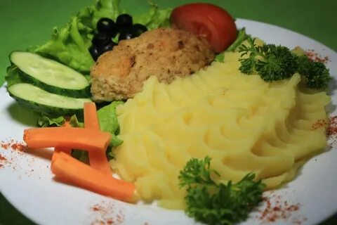 Котлета рыбная пюре картофельное