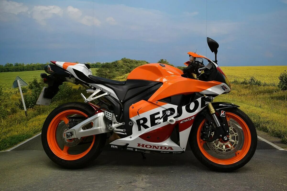Honda cbr 600rr 4к. Хонда 600 характеристики. Honda cbr600rr 2006. Хонда сбр 600ф4 sport. Honda cbr 600.