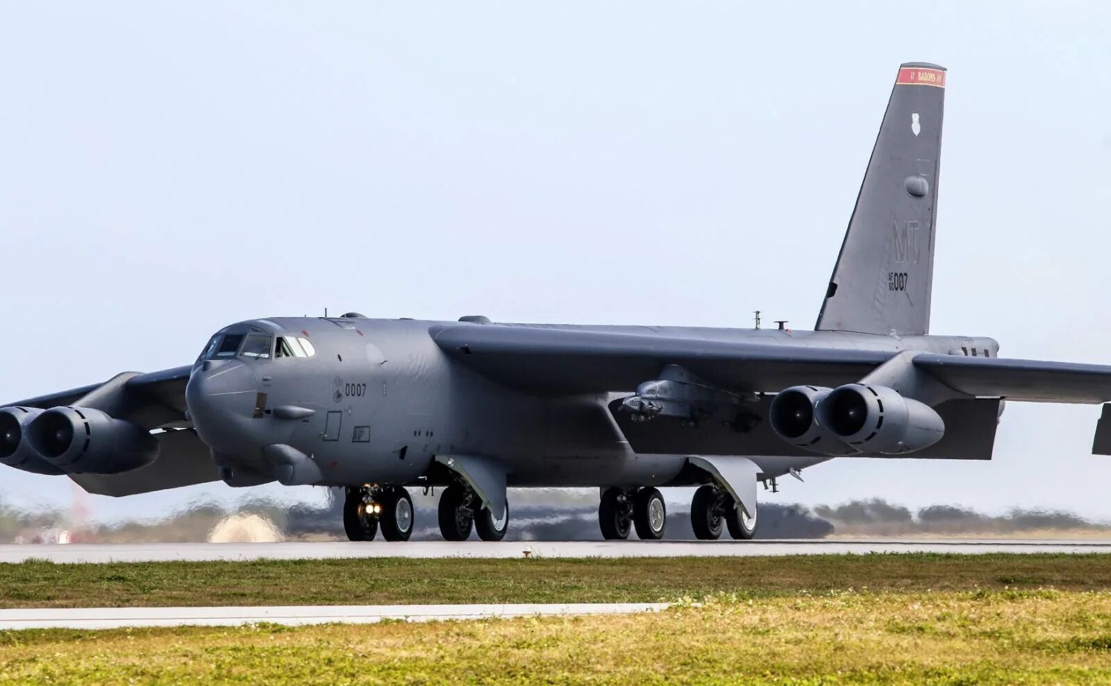 B 52h. B-52h Stratofortress ВВС США. B 52 бомбардировщик. Бомбардировщик б-52h. Боинг б-52 Стратофортресс.