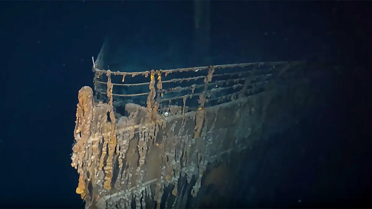 На какой где затонул титаник. Крушение ”Титаника” в Атлантическом океане. Затонувший Батискаф у Титаника. Титаник затонул в 1912. Потонувший корабль Титаник.