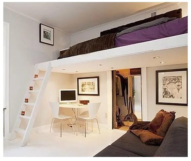 Высота потолков 2 3 метра. Кровать на втором уровне. 2 Ярус в комнате. Двухъярусные комнаты с высокими потолками. Кровать второй ярус.