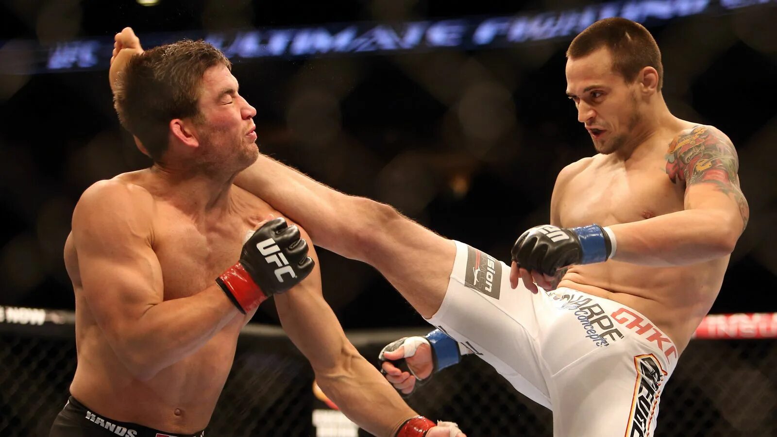 Cub swanson vs. Адриан мартинес боец юфс. Стэмп фаиртекс. Ufc бонус. Адриан мартинес боец юфс.