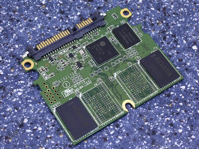 Чип памяти ssd. SSD Teardown. Чип в SSD s2ye. RMC чип ссд. 075z чип памяти.