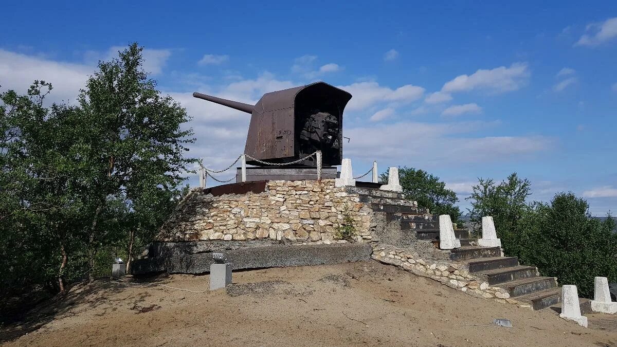 Памятник ленину в биробиджане. Заполярный памятники. Памятник бабикову в заполярном. Заполярный памятники. Заполярный памятники.