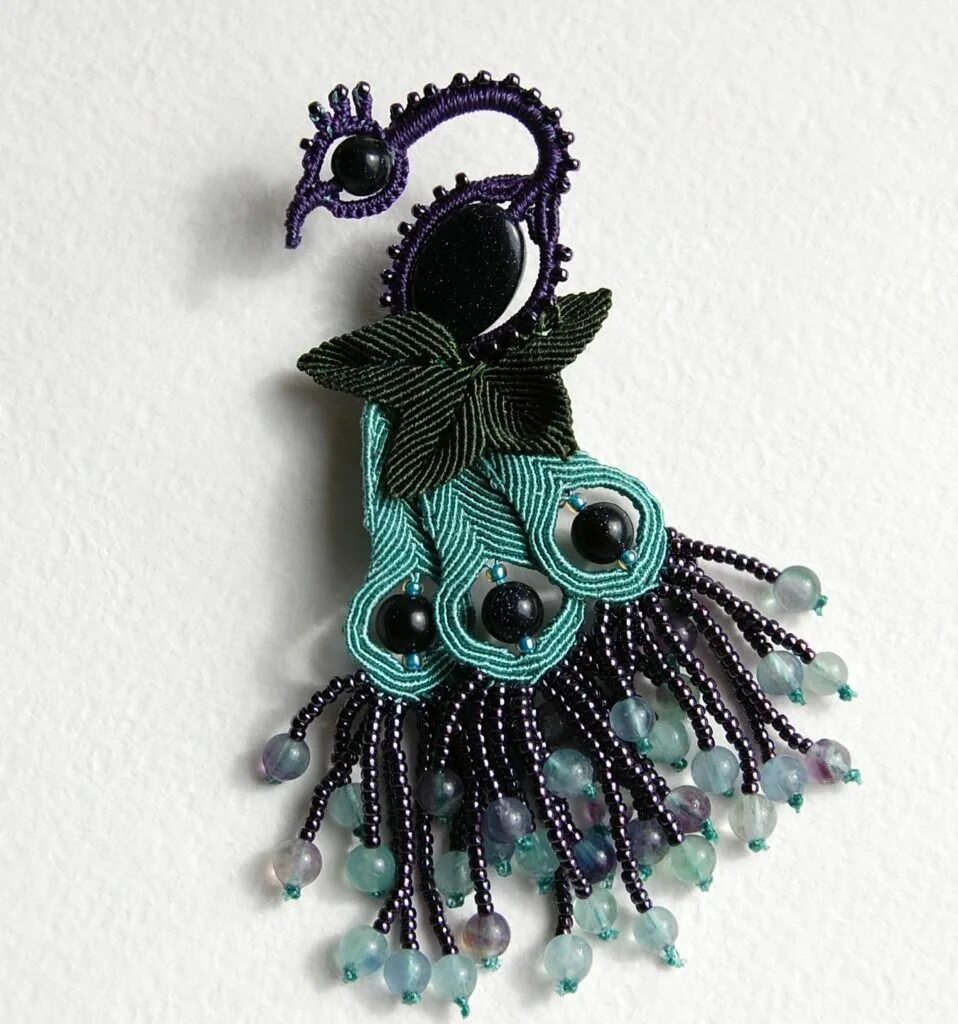 брошь макраме. бабочка микромакраме мк. макраме бабочка. брошь макраме мастер-класс. брошки из макраме.