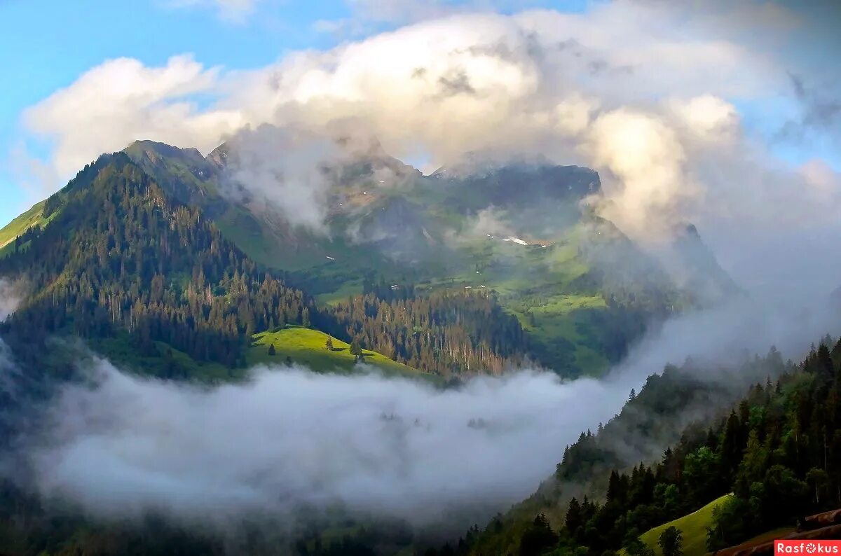 рф. кавказский хребет. горы кавказа. дыхание гор. горы дышат.