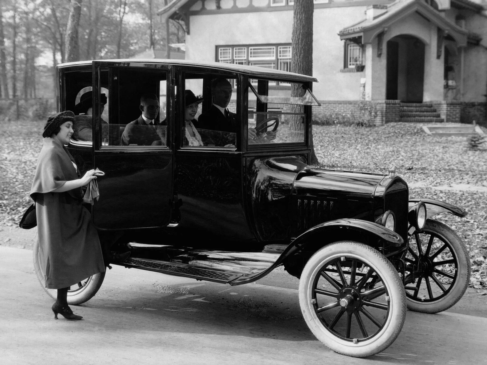 Первые автомобили volkswagen. Ford model t 1923. Ford model t 1923 sedan. 1923 Ford model t Tudor sedan.