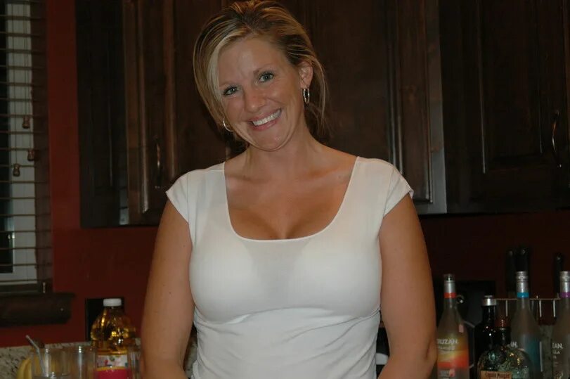 Английские милф любительское. Пышногрудые женщины 50 лет. Британские зрелые. Зрелые красотки частное. Пожилые домашние женщины.