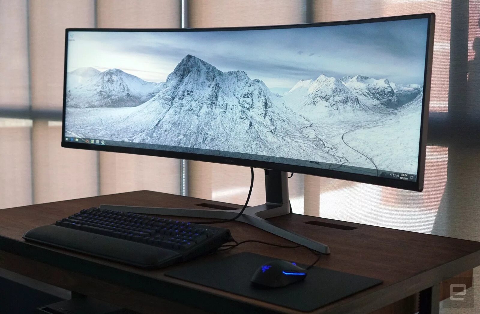 Широкий экран был. Samsung chg90 монитор 32:9. Samsung Ultrawide 49. Samsung 49 super Ultra wide Monitors.