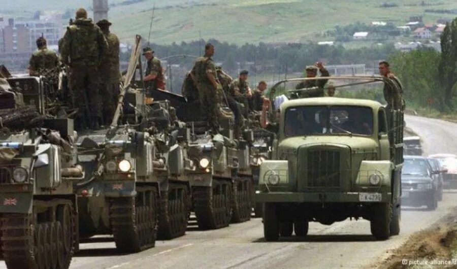 Албанские боевики в косово 1999. Югославия 1998. М36 в югославии. Югославия 1998. Операция буря 1995 беженцы.