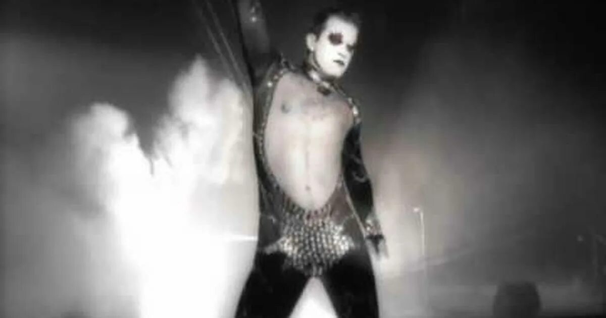 Robbie williams клипы. William клипы. Уилли уильям. William клипы. William клипы.