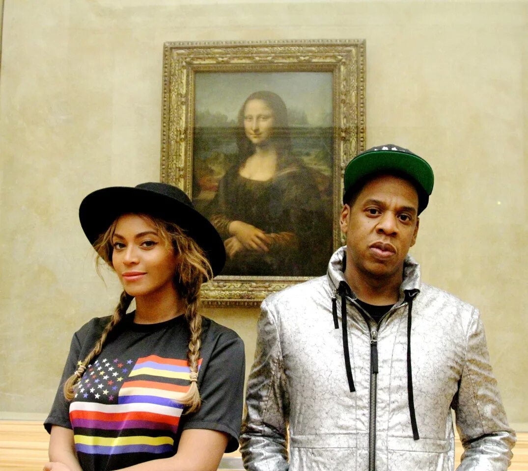 Beyonce apeshit. Бейонсе в лувре. Лувр в клипе бейонсе. Бейонсе в лувре. Apeshit the carters.