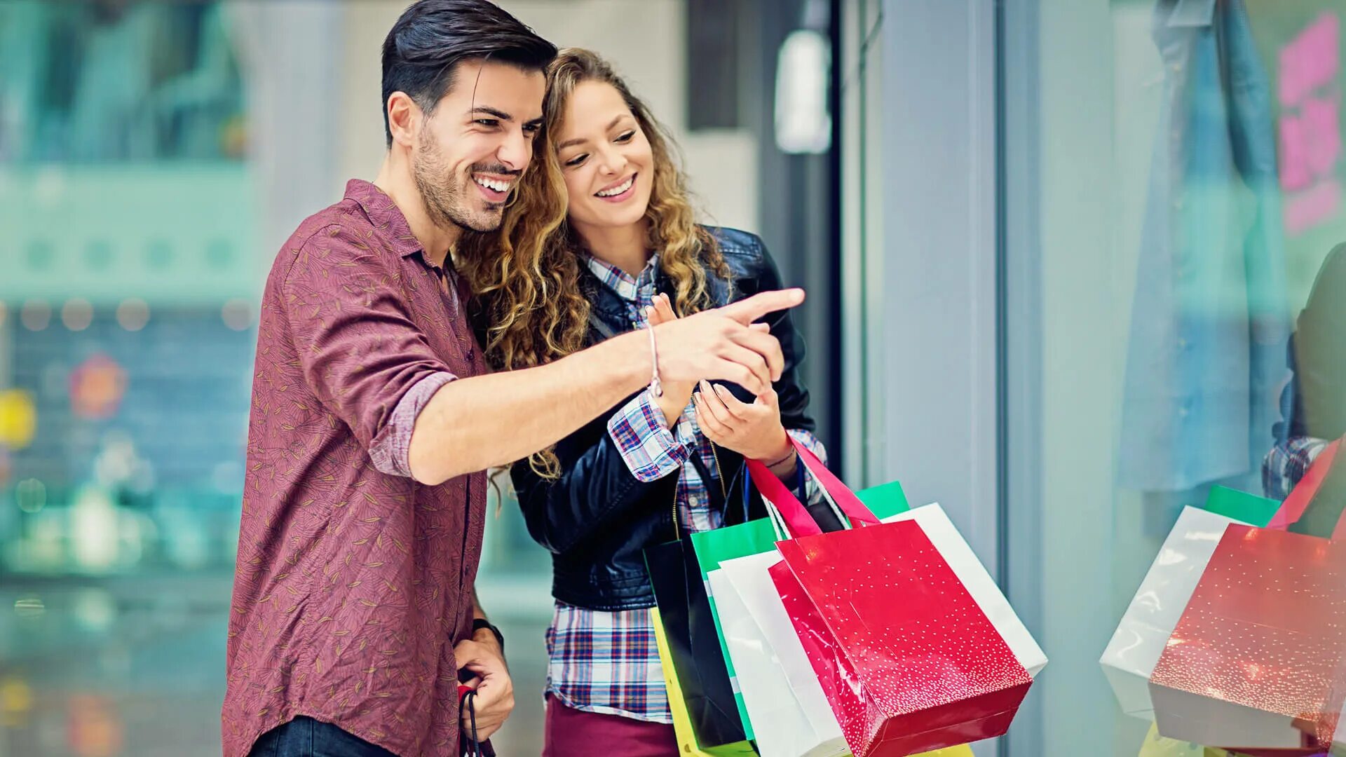 Мужчина шоппинг. Шоппинг подростки. Баннер shopping. Покупки в торговом центре.