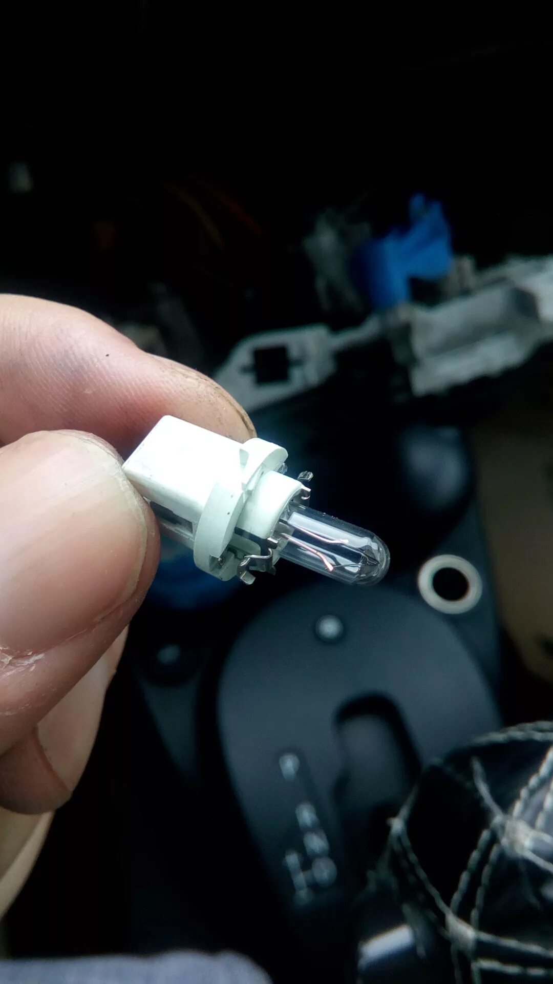 Как заменить лампочку подсветки печки Лампочки подсветки печки Renault Sandero 1G, 1,6 л, 2013 года расходники DRIVE