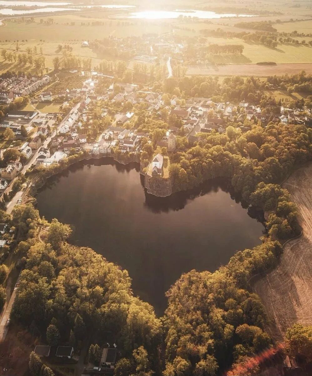 Кинотеатр под открытым небом балашиха. Мазуринское озеро 2023. 761495, 37. Памятники героям великой отечественной. Под балашихой.