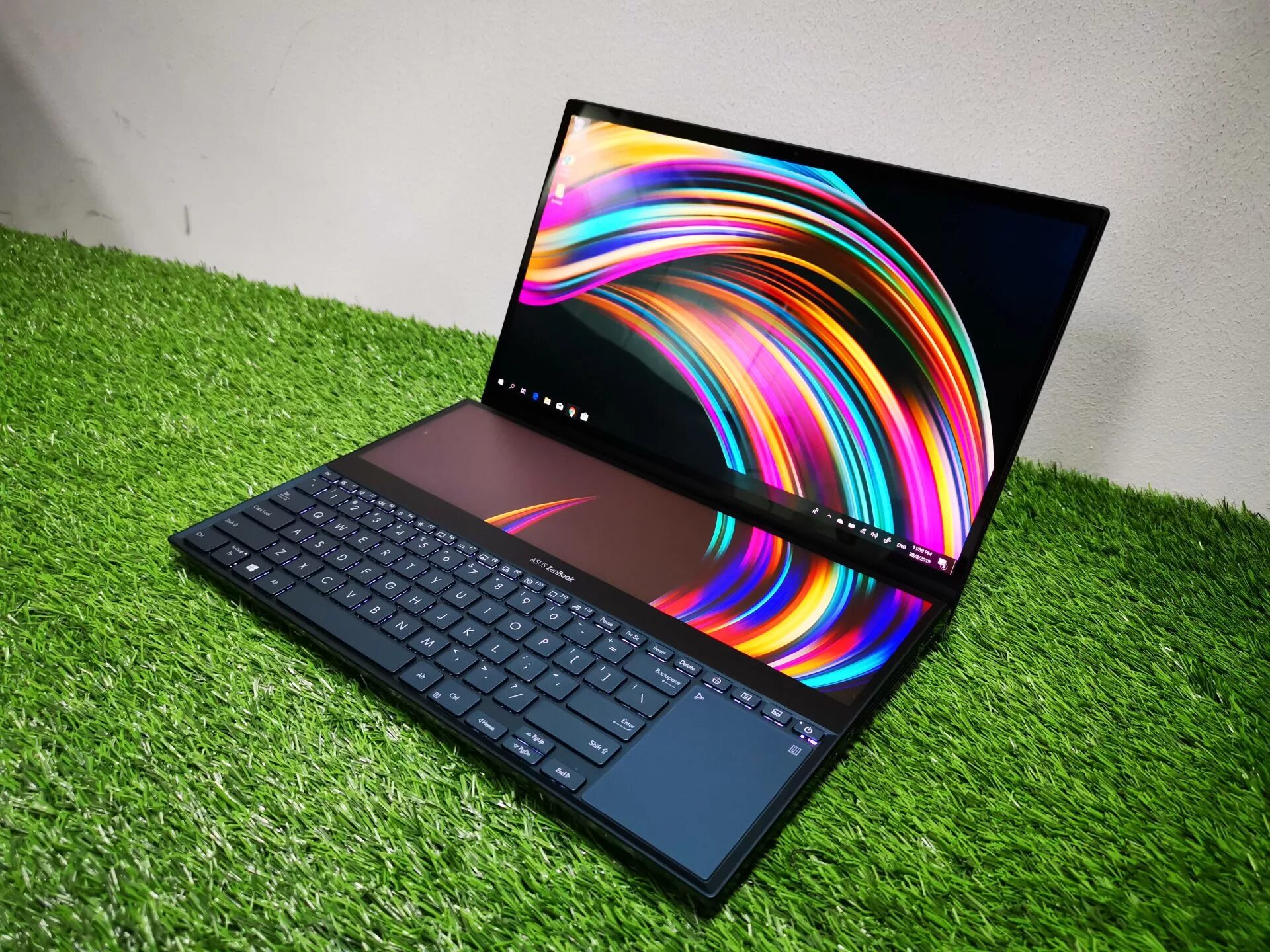 Asus zenbook ips. ASUS ZENBOOK Pro Duo. ASUS ZENBOOK Pro Duo ux581. ASUS ZENBOOK Pro Duo ux582. Ноутбук ASUS ZENBOOK Pro Duo ux581.