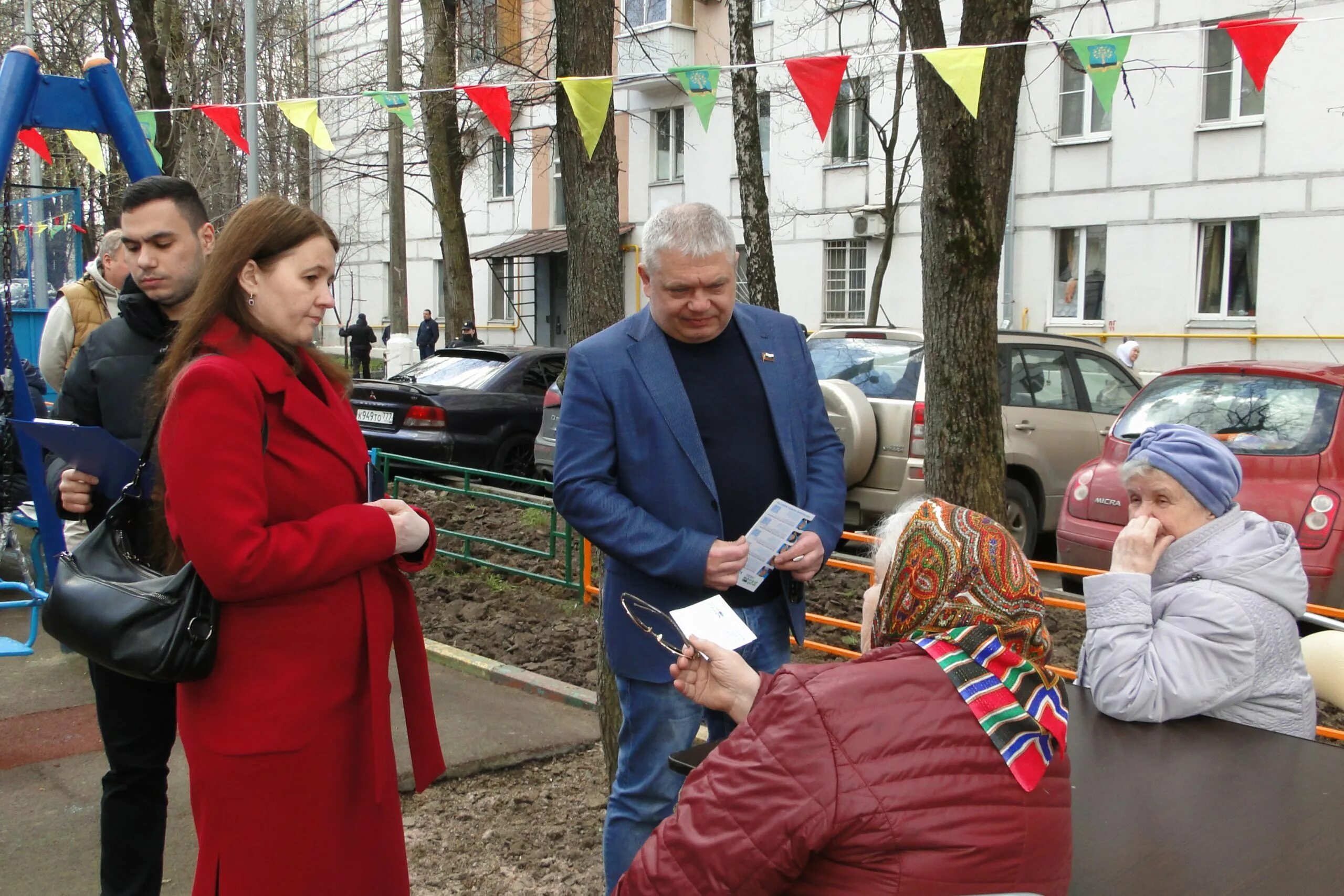 Маслов олег сергеевич художник. Елец. День отца нагатино садовники. Криворотов елец. Потомок собираться.