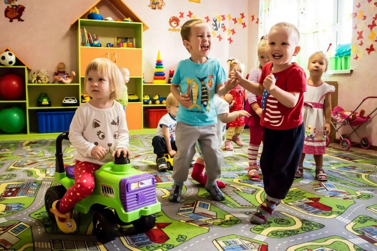 Нарисовать сад. Зона отдыха на даче. Цветы в саду и на даче для детей. Украшение сада для детей. Красивый двор.