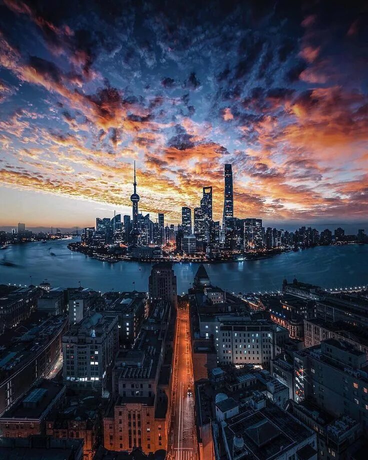 Stunning city. Stunning city. Заставки на айфон улицы. Stunning city. Гонг конг.