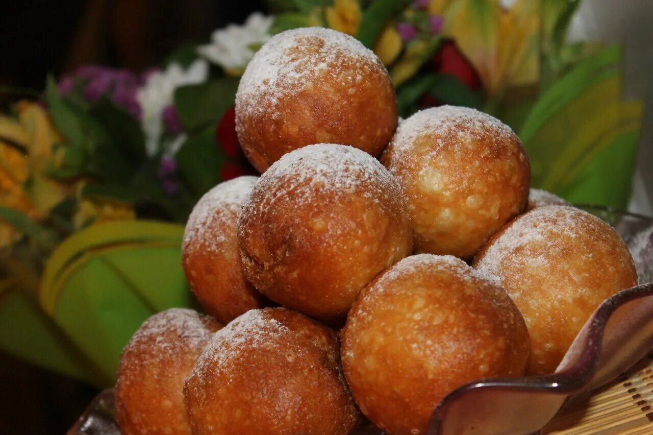 Самые вкусные дрожжевые пончики. Пончики пальчики. Домашние пончики рецепт самые простые. Bakerton донаты. Домашние пончики рецепт самые простые.