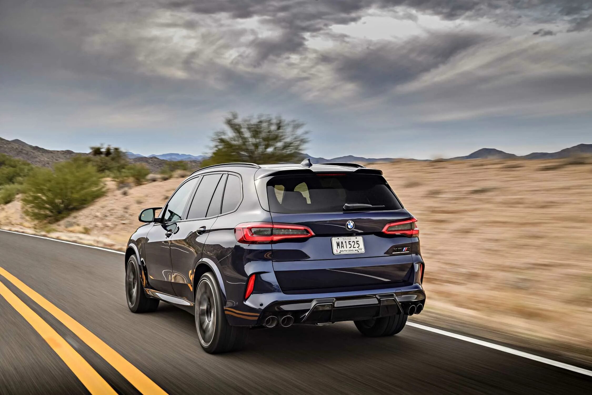 Взять в аренду BMW X5 M-sport (G05) 2020 в Москве