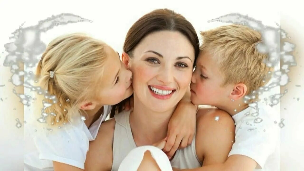 Roe mother. Женщина с ребенком. Roe mother. Мать с ребенком. Улыбка мамы.