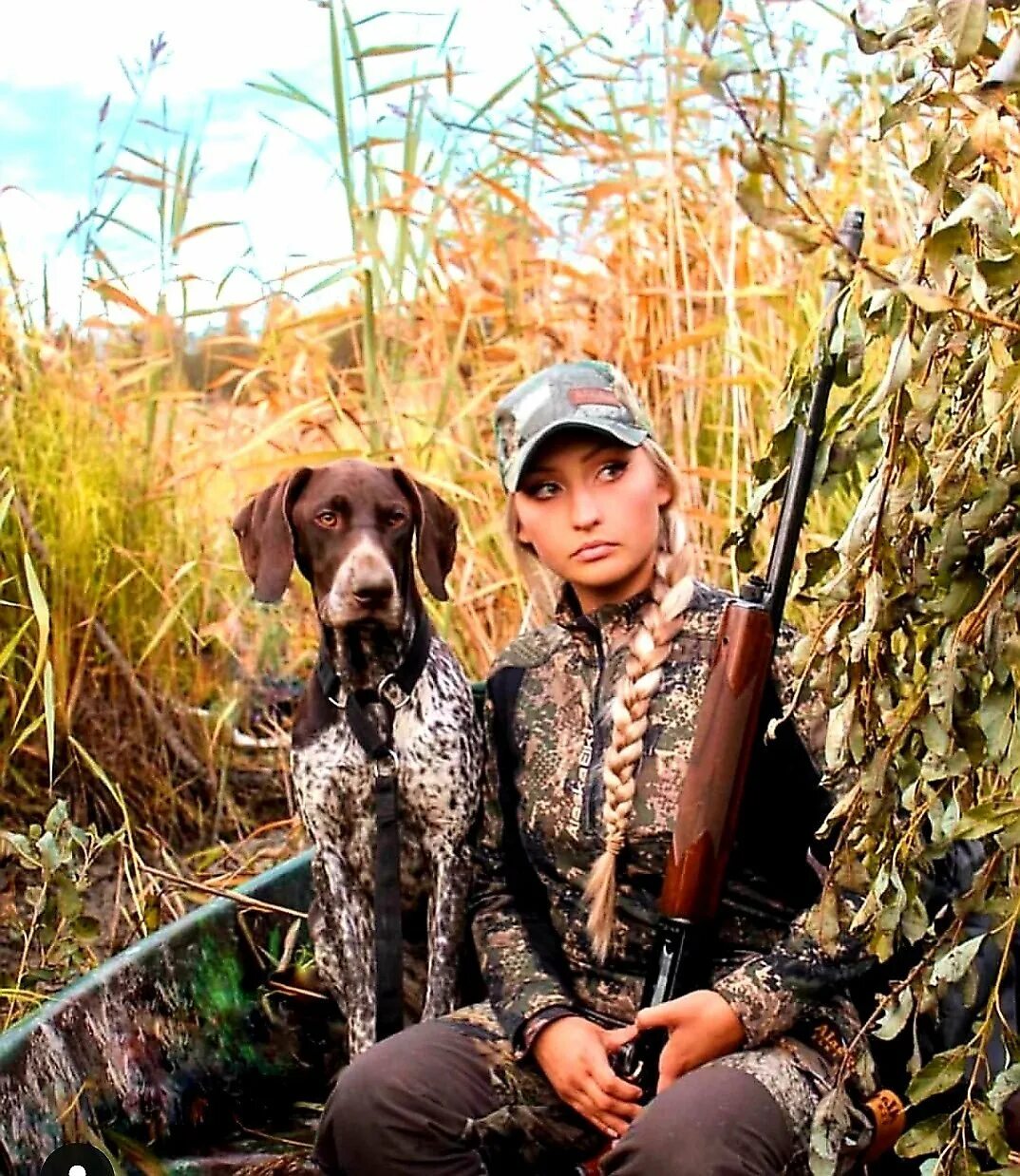 Hannah реднеки. Любимая охота. Любимая охота. Охотник со спины. Девушка охотник.