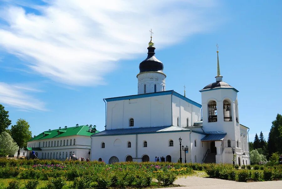 Монастыри псковской области фото. Спасо-Елеазаровский монастырь в Псковской области. Спасо Елизаровский женский монастырь Псков. Псковского Елеазарова монастыря.