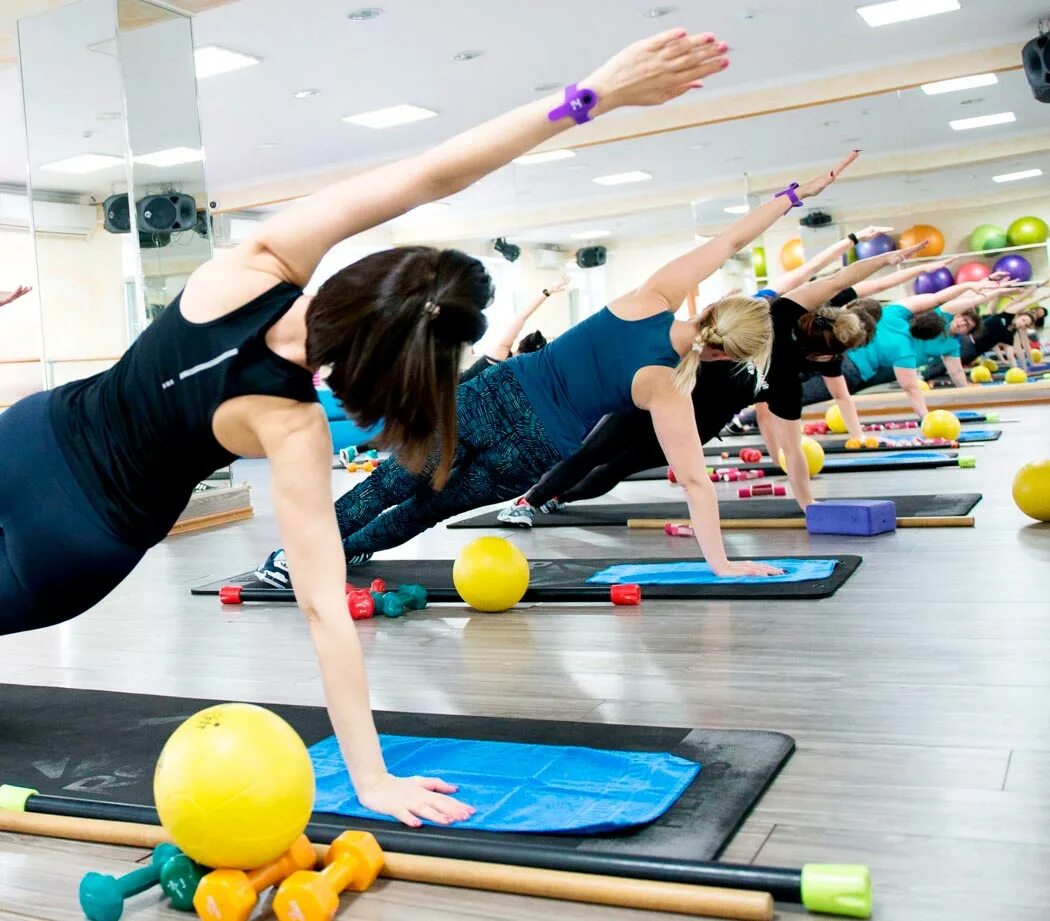 Что дает шейпинг. Что дает шейпинг. Степ аэробика с кэти смит. Что такое шейпинг в фитнесе. Шейпинг упражнения.