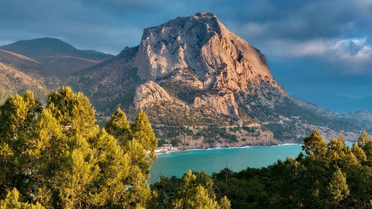 Скалы ласпи. Небесная тропа ай петри. Название гор в крыму. Ласпинская бухта мыс айя. Природа ай петри.