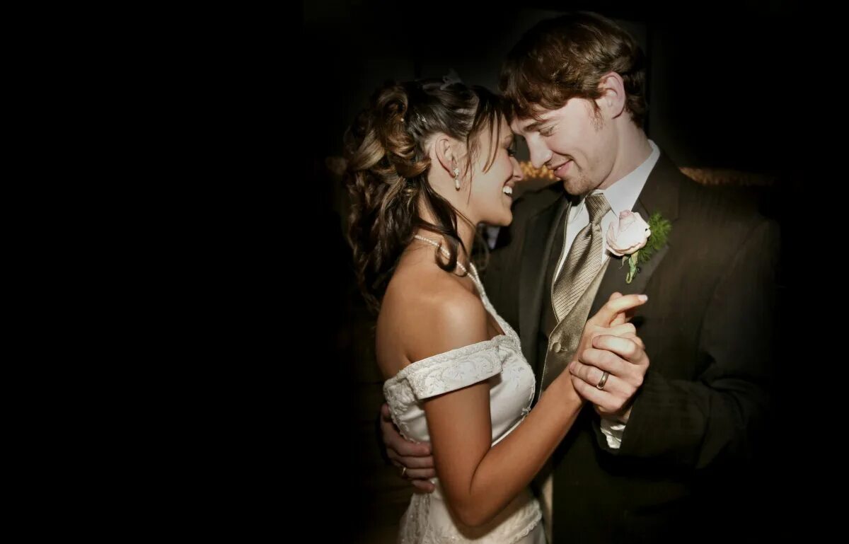 Медляк поет девушка. Пара танцует. Медляк поет девушка. Любимые медляки. Пара танцует.