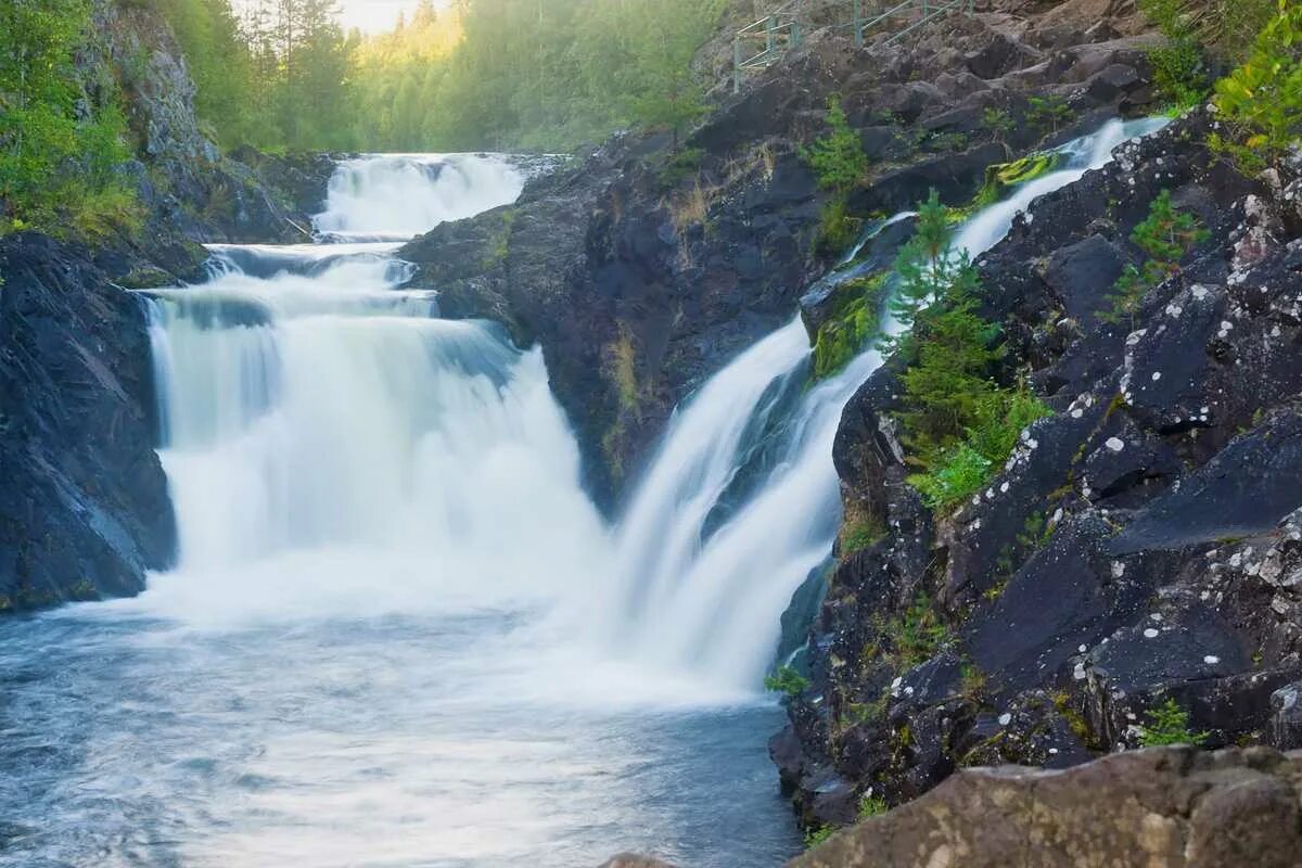 Действующий водопад. Водопад Кивач. Водопад Койриноя Карелия. Водопад Мянтюкоски. Петрозаводск водопад Кивач.