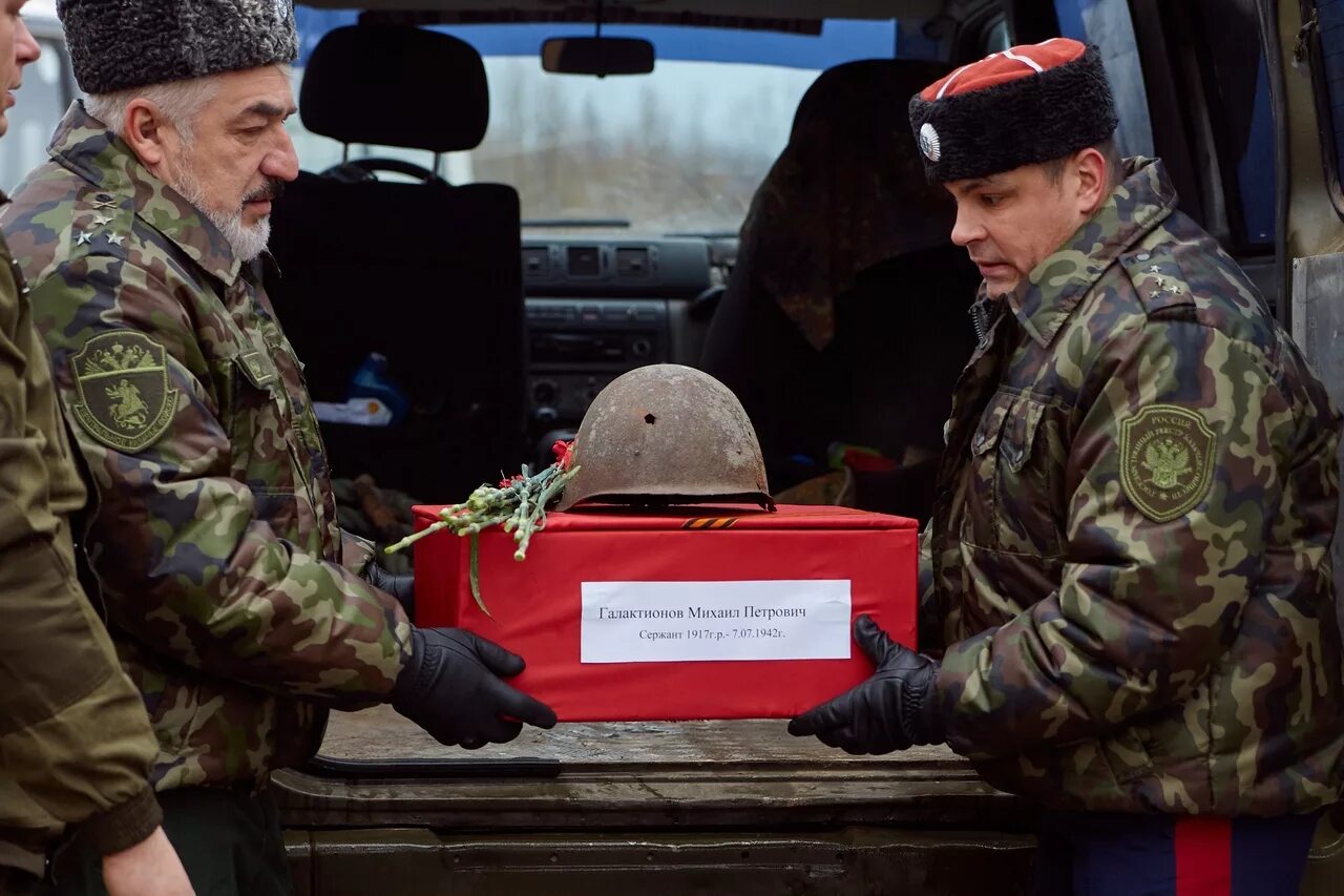 Возвращение солдата. Возвращение солдата домой. Возвращение военнослужащих домой. Возвращение Солдатов домой. Возвращение домой видео