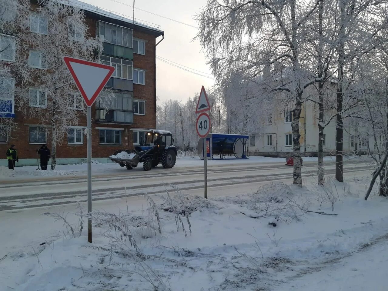 Ледовая переправа печора. Республика коми город печора улица гагарина. Комсомольск на печоре. Печора зима. Зимник инта.
