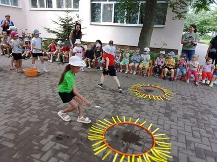 Лето- время веселья и праздников. 