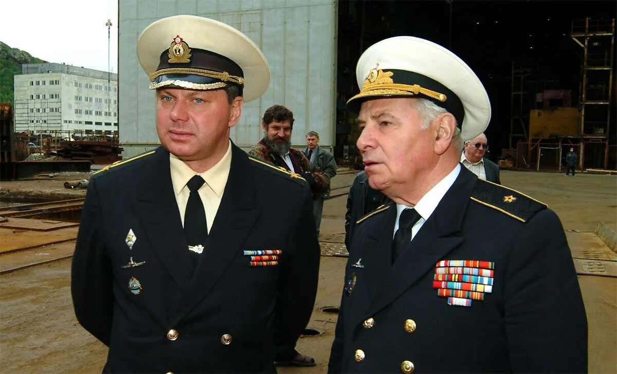 Кап 1 ранга ануфриев в. Кап 1. Кап 1 ранга александр николаев. Николай затеев командир к-19. Кап 1 ранга в.