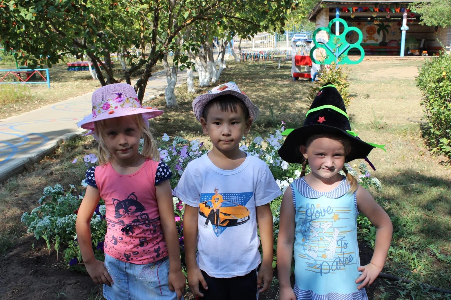 конкурс осенних шляп. парад осенних шляп в детском саду. шляпы для мальчика в детский сад. конкурс шляпок в детском саду. шляпа в садик для мальчика.