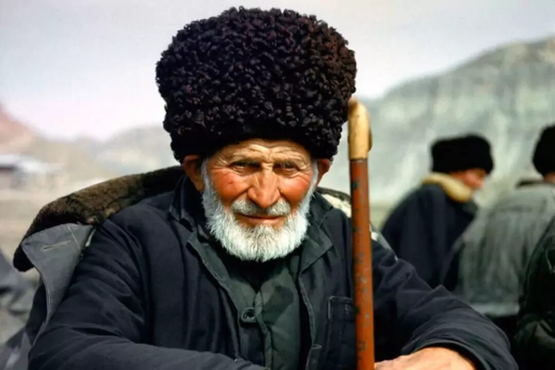 Долголетие на кавказе. 127 летняя жительница кабаррдинобалкарии. 100 лет человеку. Долгожители нижнего новгорода фото. Кавказский долгожитель.